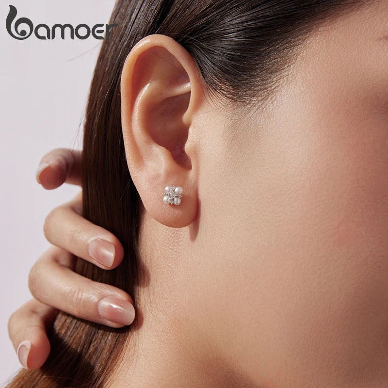 BAMOER Four-leaf Clover Moissanite Earrings, Natural Freshwater 925