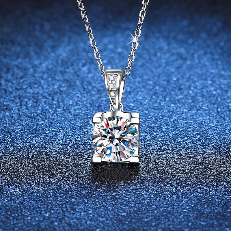 0.5-2CT D Color Moissanite Woman Pendant Sier Necklace For Women
